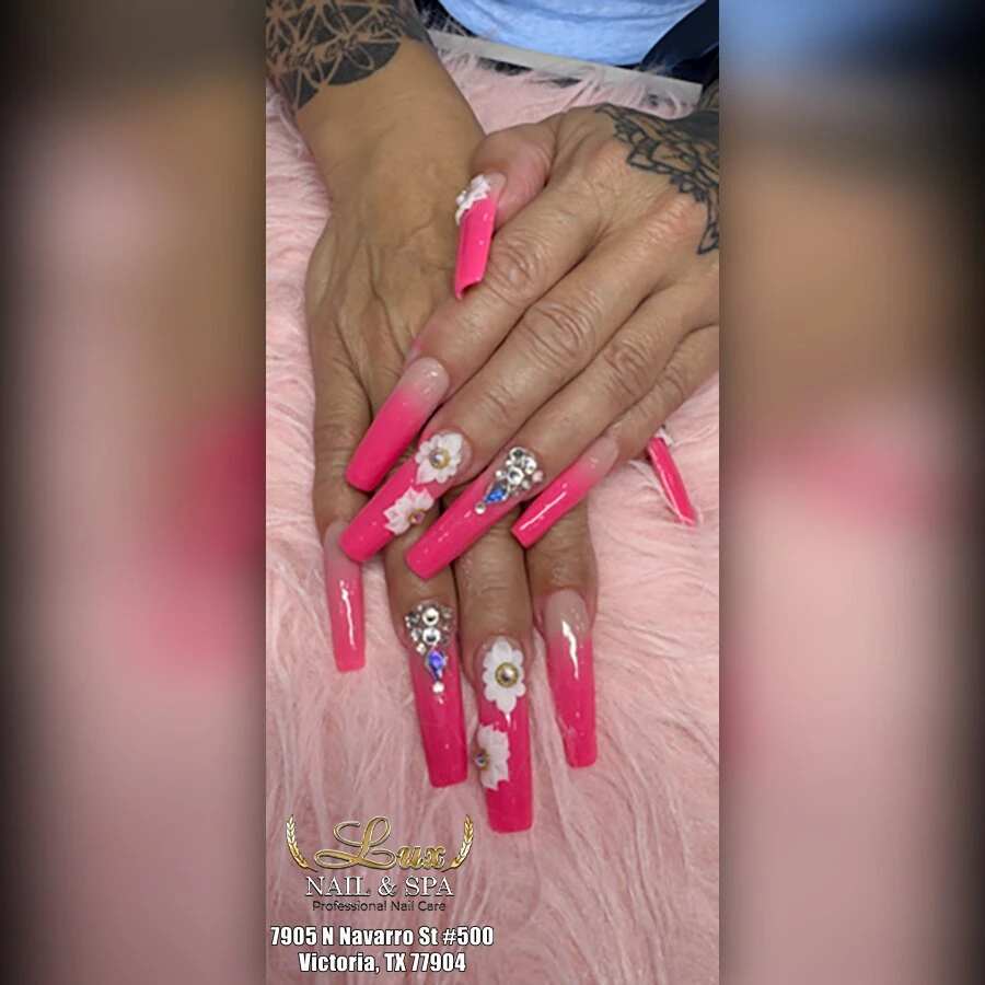 Lux Nails & Spa Victoria, Texas 77904